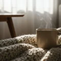 Hygge w salonie – jak urządzić piękną przestrzeń?